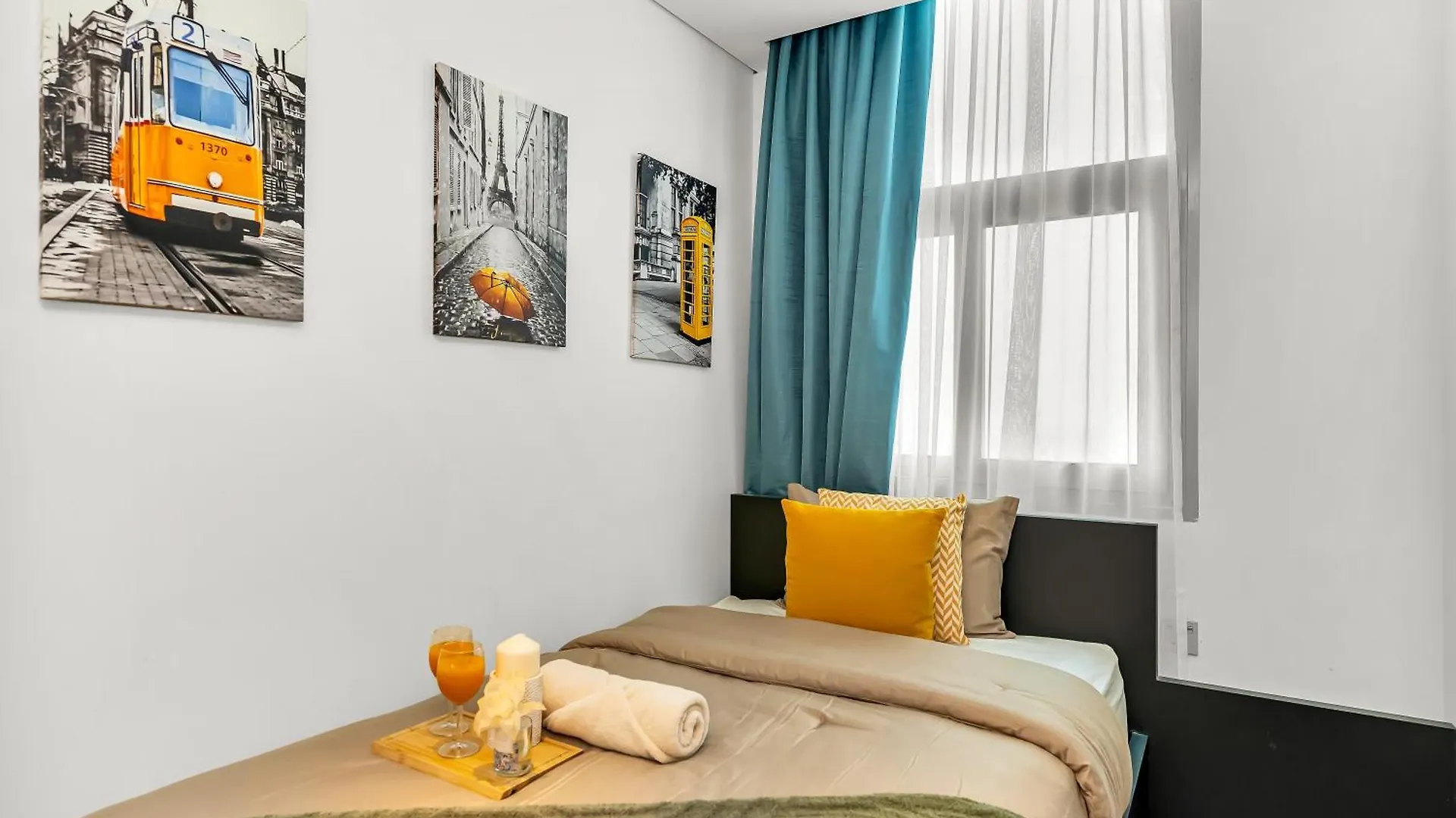 Luxurious 2Br Stay Marina View Dubai Apartment