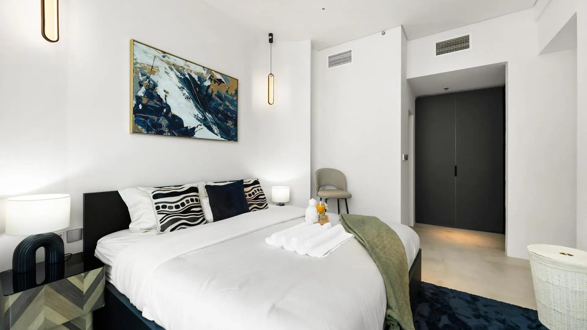 Luxurious 2Br Stay Marina View Dubai United Arab Emirates